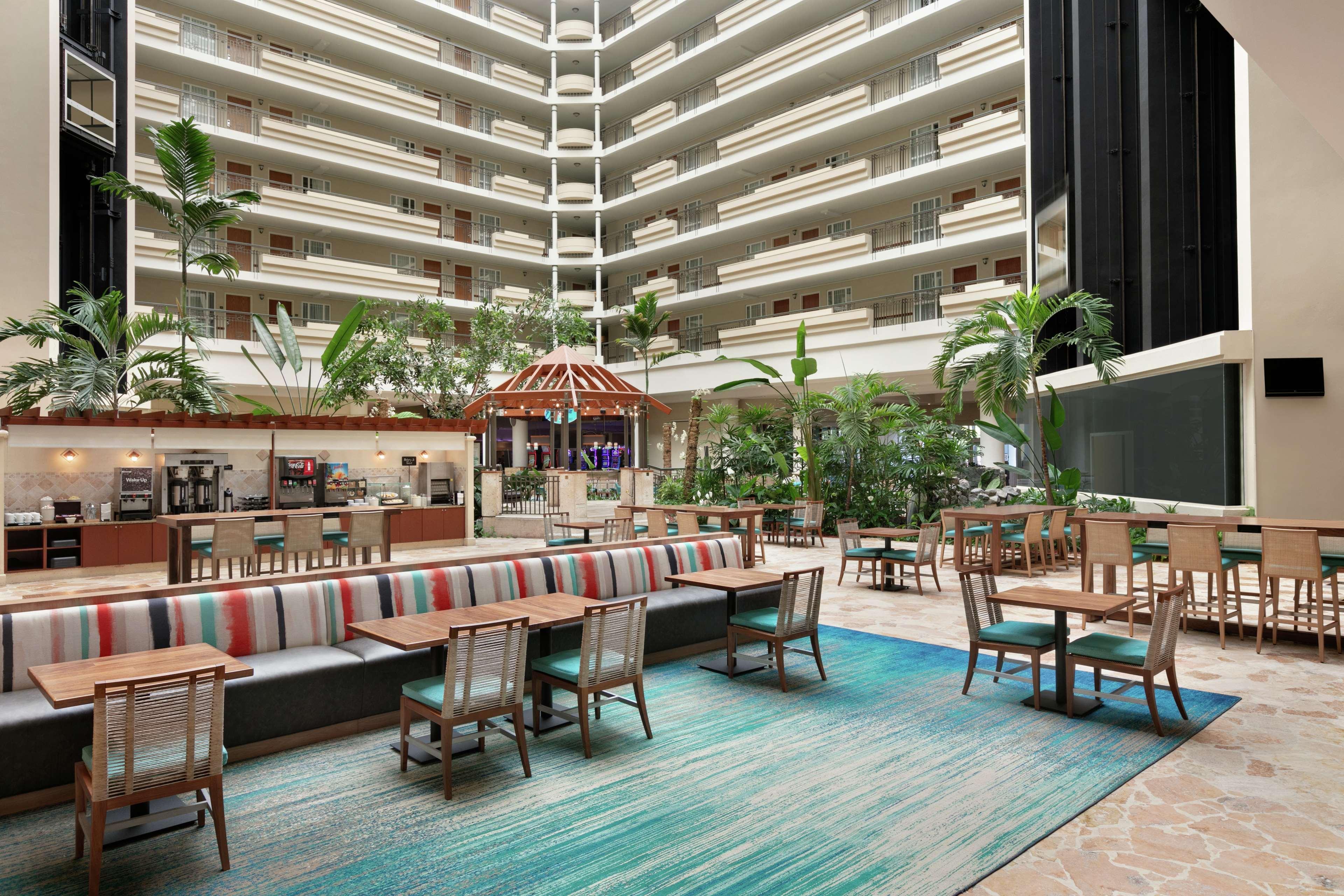 Embassy Suites By Hilton San Juan - Hotel & Casino Buitenkant foto