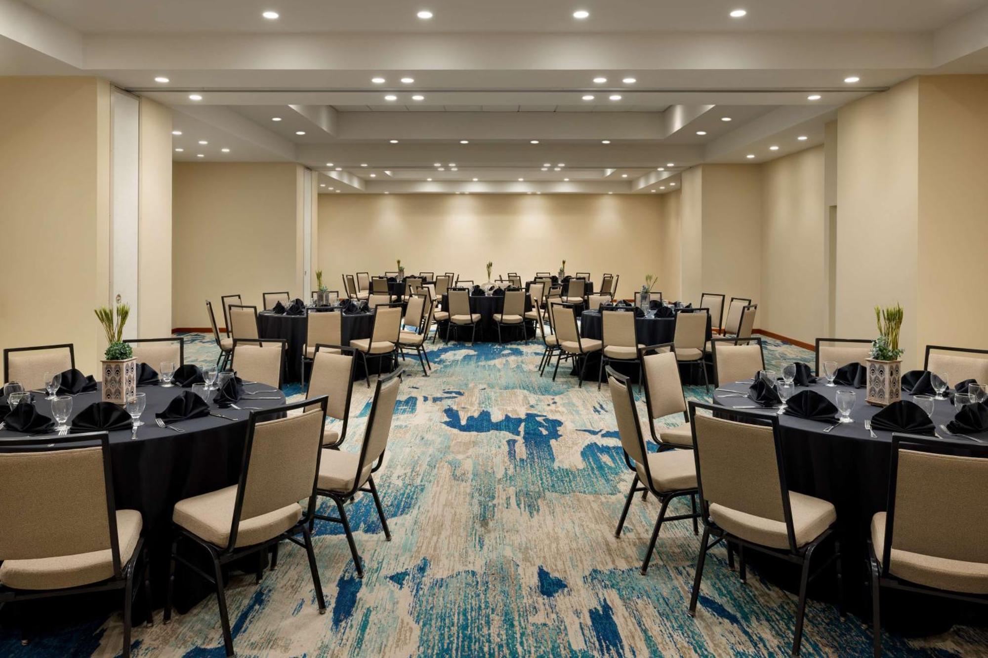 Embassy Suites By Hilton San Juan - Hotel & Casino Buitenkant foto